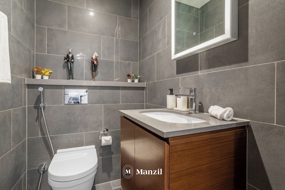 Manzil - Stylish 1BR with Pool and Gym