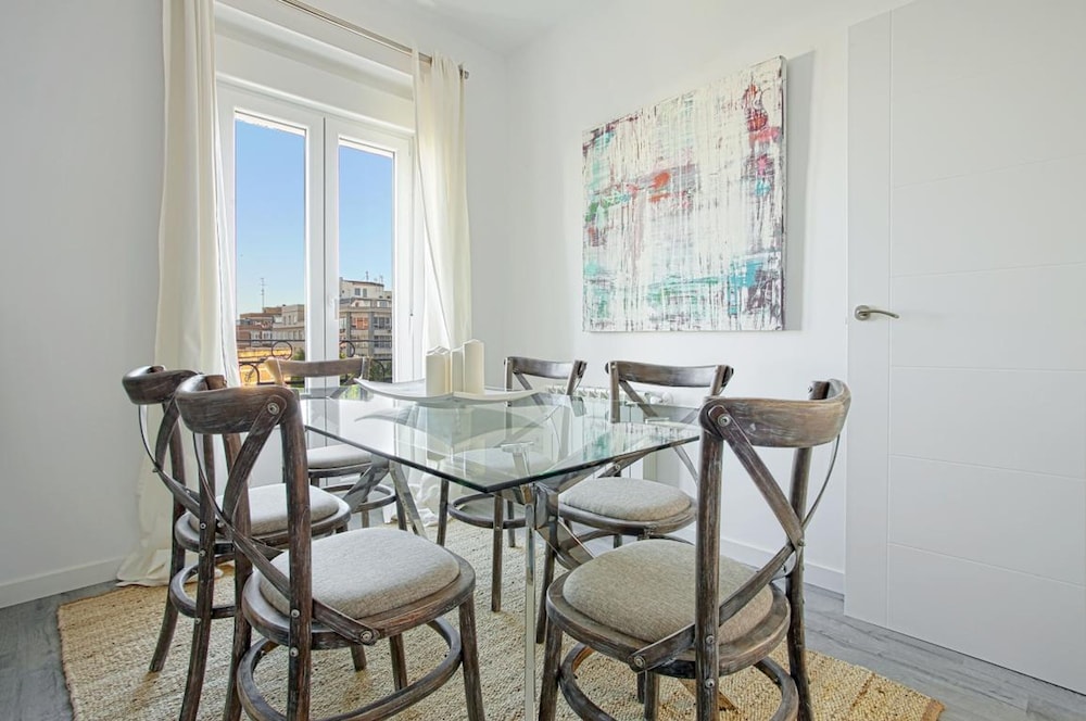 Exclusive 3BD Apartment Near Reina Sofia Museum Reina Sofia II