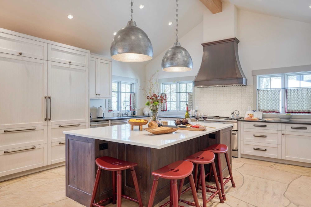 Luxury Mountain Estate w/ Indoor Pool, Gym & Hot Tub Near Keystone | Sleeps 19