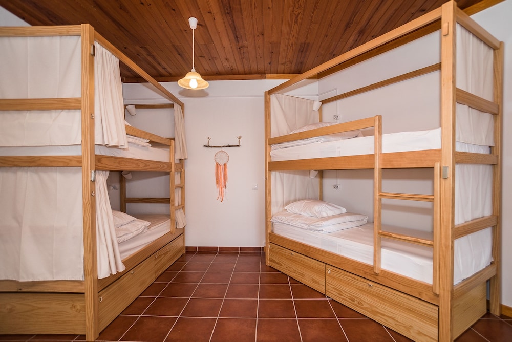 Ericeira Villa Surf Camp Hostel