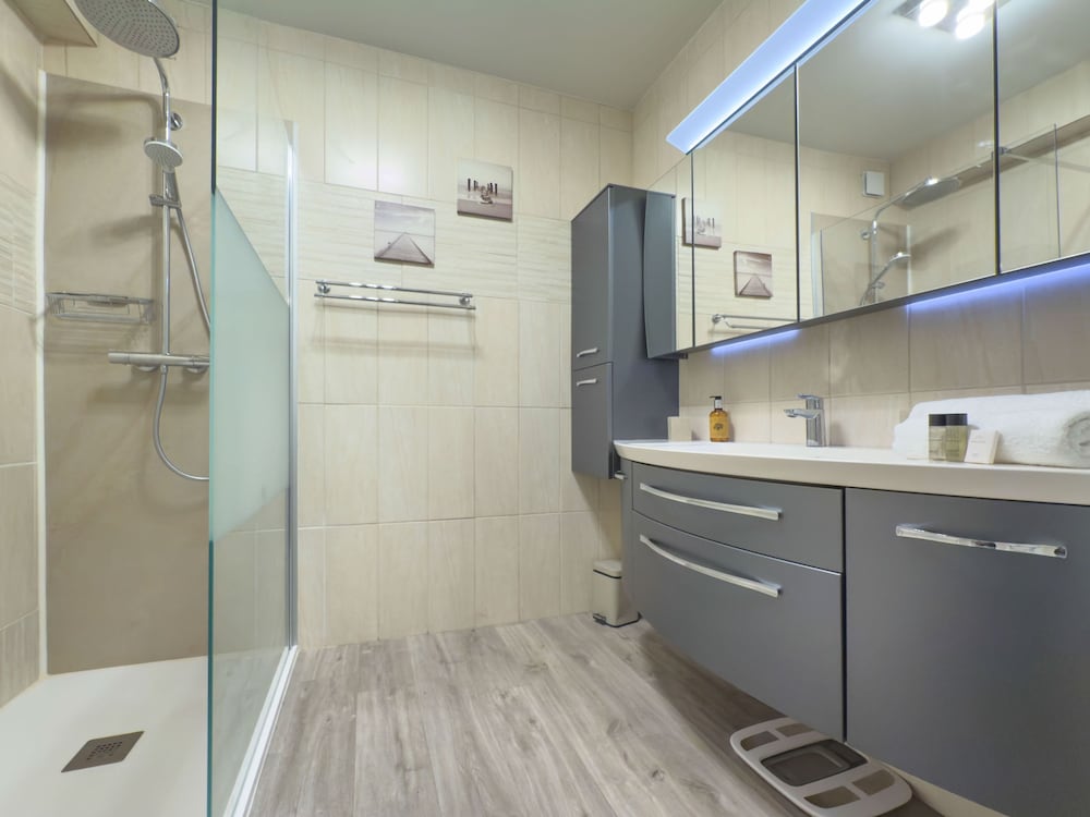 Le Cozy in Cannes With 2 Bedrooms and 1 Bathrooms