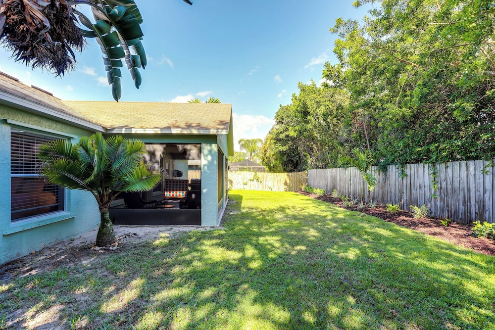 Inviting Jensen Beach Home w/ Screened-in Patio!