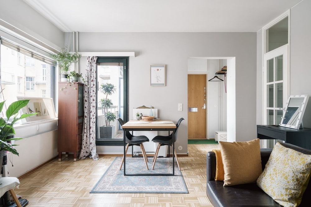 Bright Studio Apt. with Private Balcony