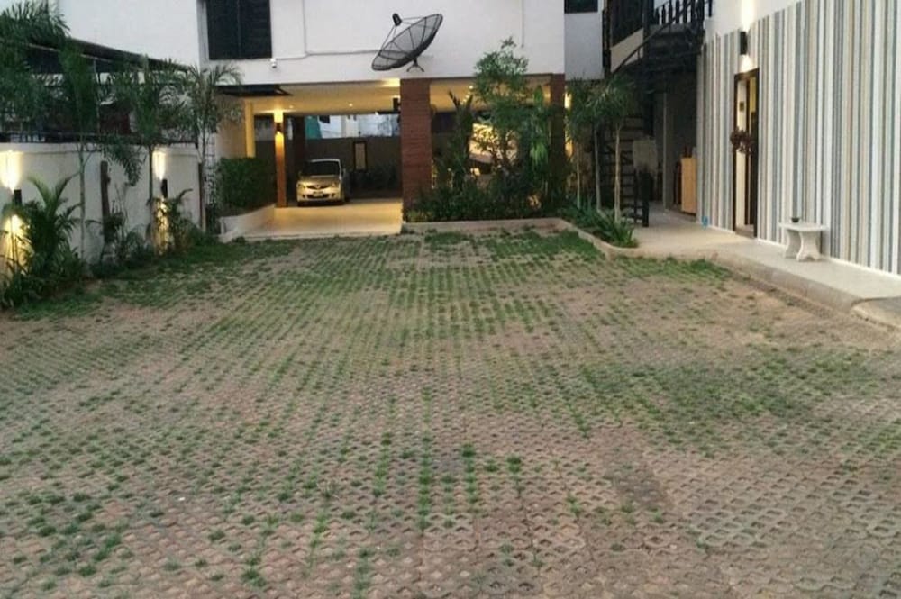 Dino Studio