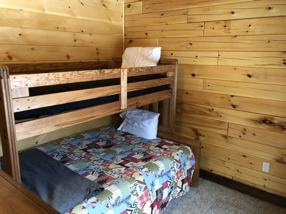 Moose Lodge and Cabins by Bretton Woods Vacations