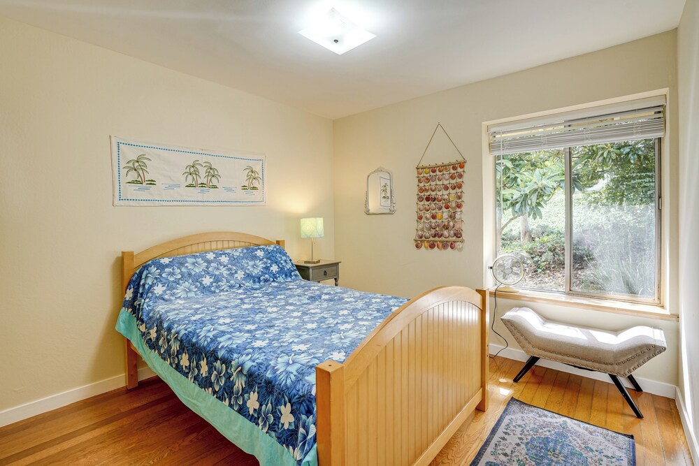 Near Golf, Trails & Parks: Lush Pinole Retreat