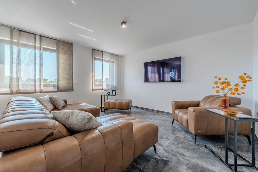 Penthouse Adela