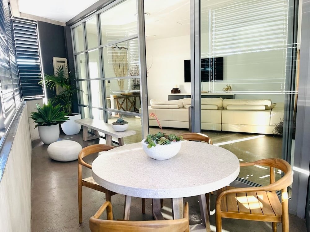 Kozyguru | Botany | 3 Bedroom Designer Holiday Apt