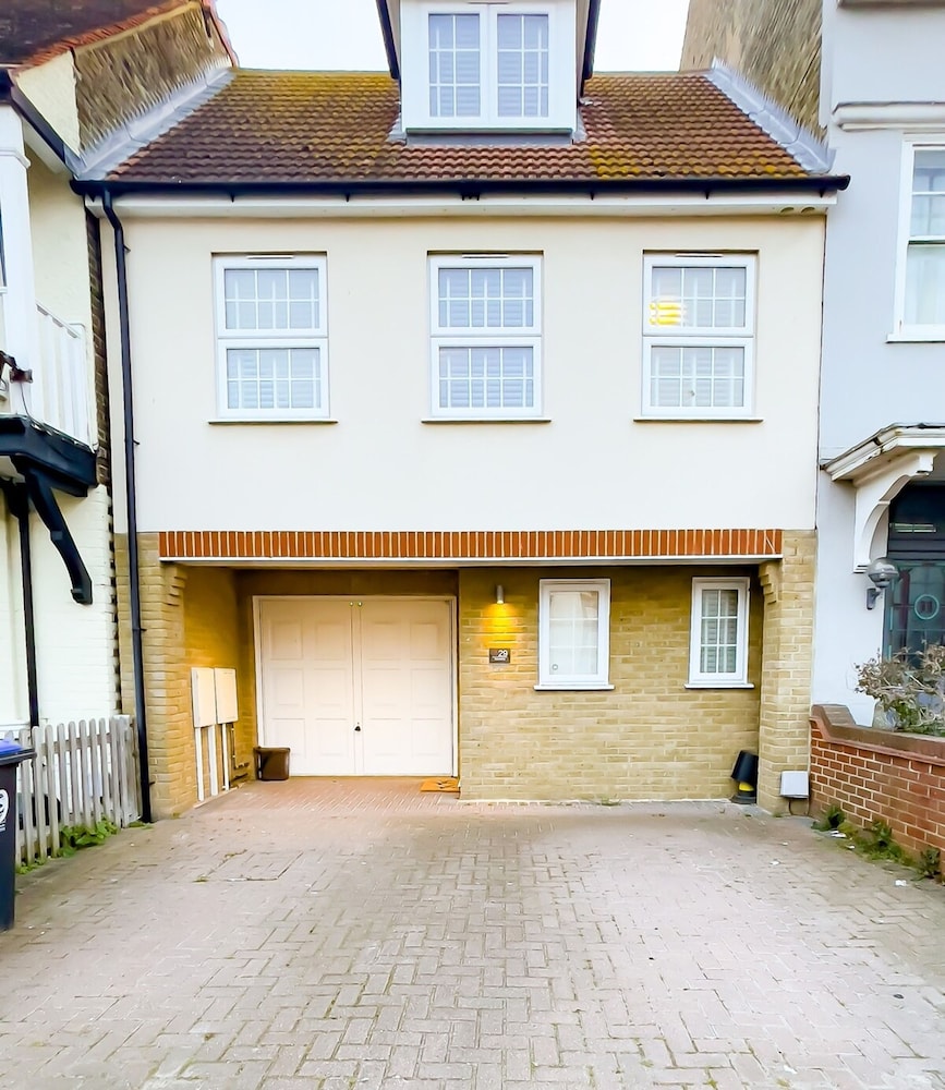 Stylish Margate Coastal Home Parking By Adliv