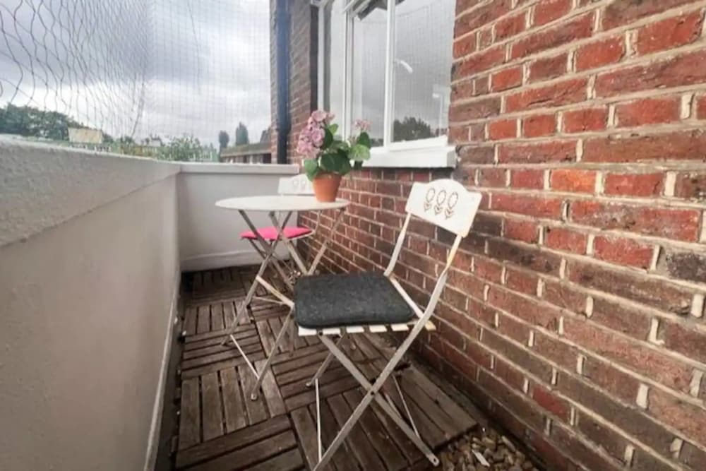 Spacious 2 Bedroom Apartment Near Hampstead Heath