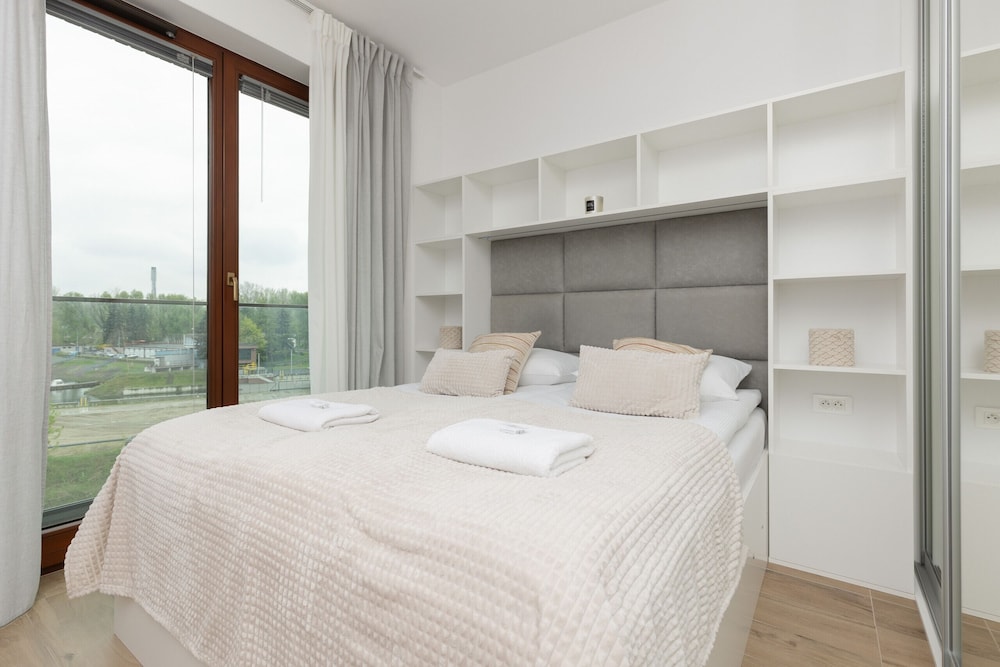 Okrzei 8 2 Balconies by Renters view 2