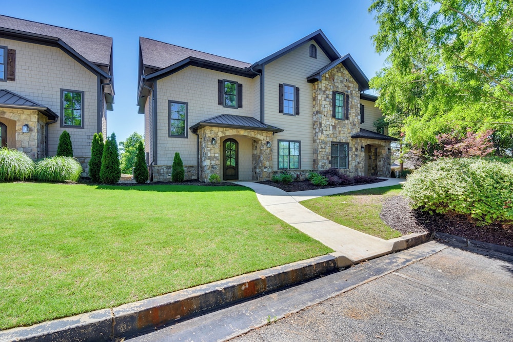 Toccoa Condo on Golf Course w/ Patio & Grill
