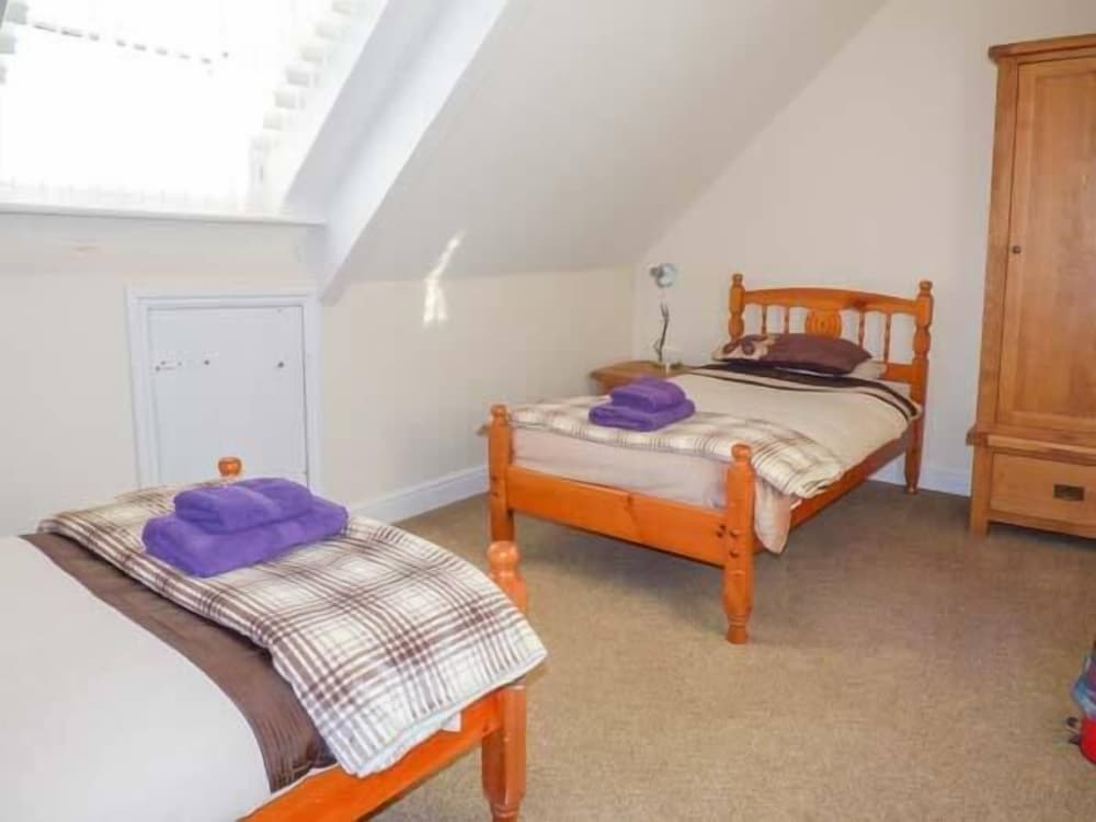 Mayfield Manor view 4