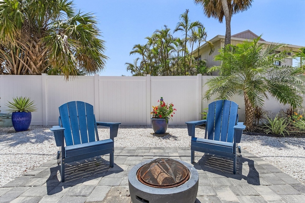 130 Tiki Tides: 2br W/ Outdoor Tiki Bar! 2 Bedroom Home