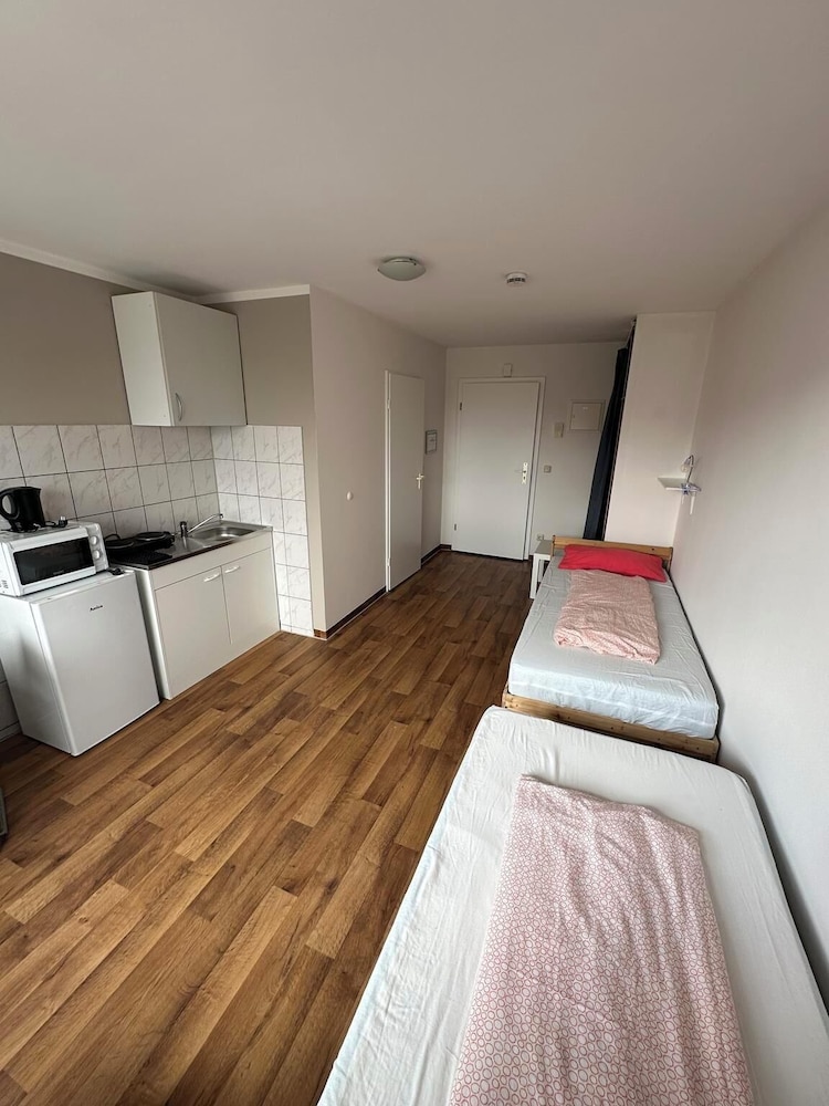 2-Rent Group Hostel Apartments HAN53