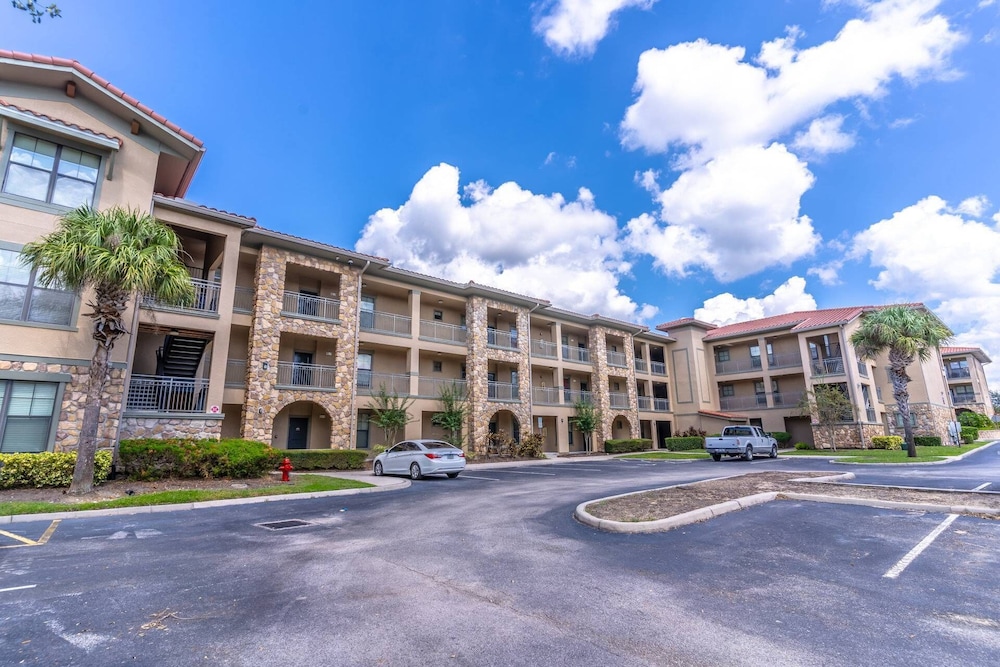 614 Bella Piazza