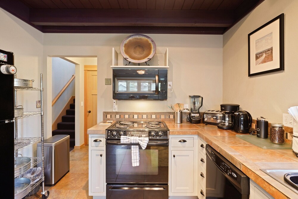 28 Big Leaf 3 Bedroom Home