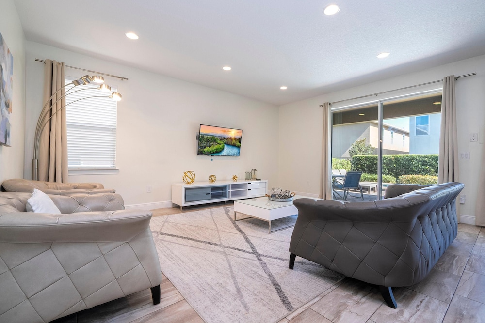 421 NP - Exquisite Retreat at Encore Resort