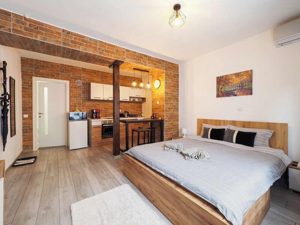 Ben Apartments