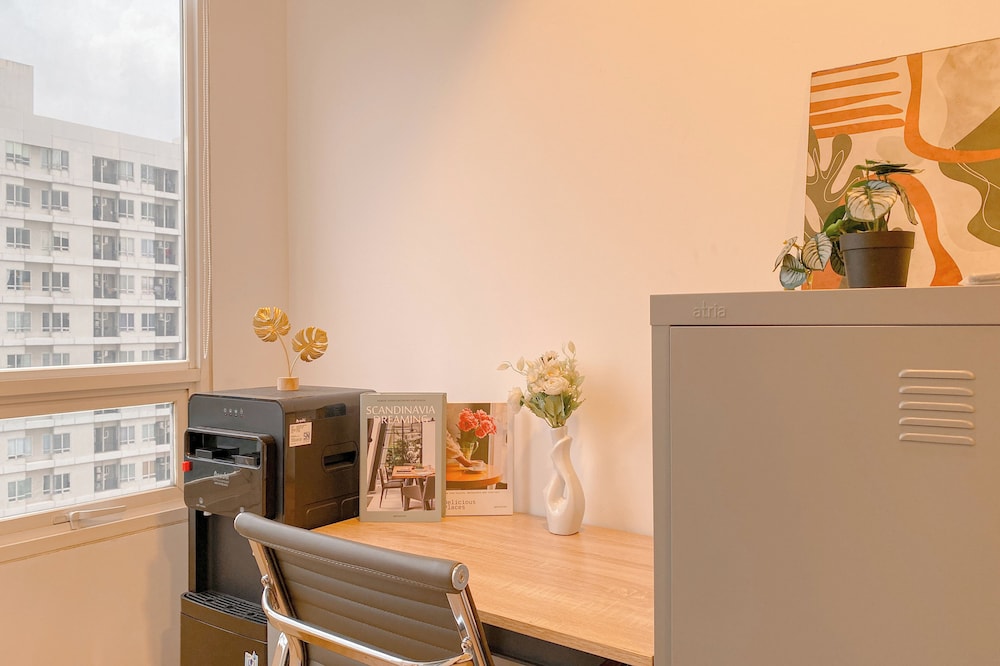 Minimalist And Comfy Studio Apartment At Cinere Bellevue Suites