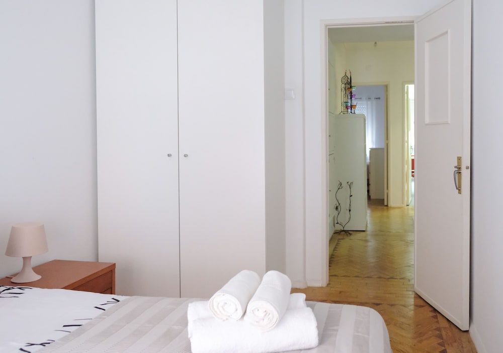 27 92 Campolide Apartment view 4