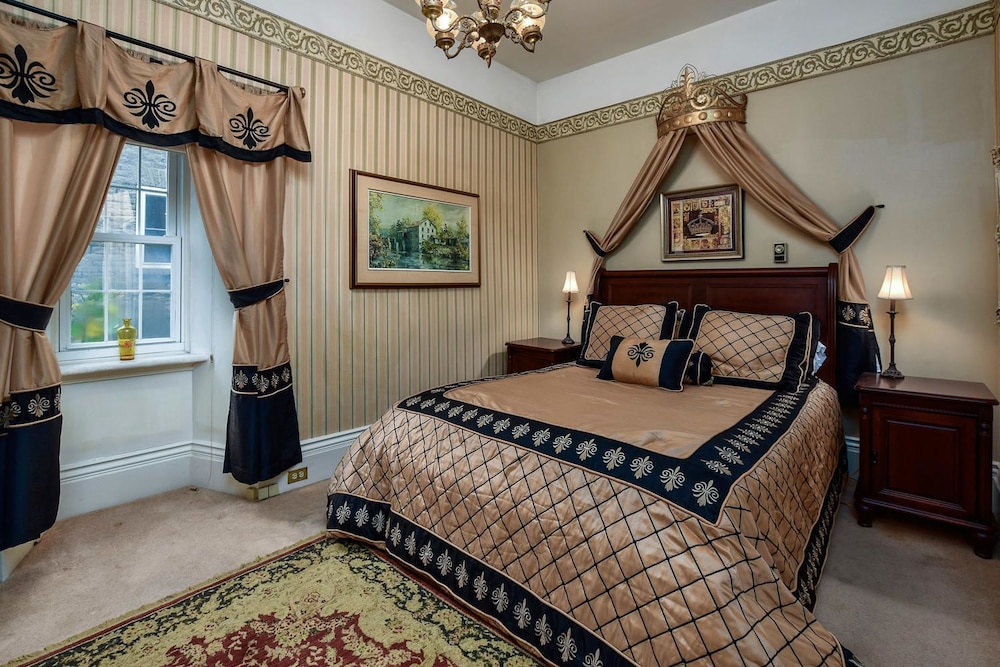 Brockville Vacations - The Noble Suites - Property Image 8