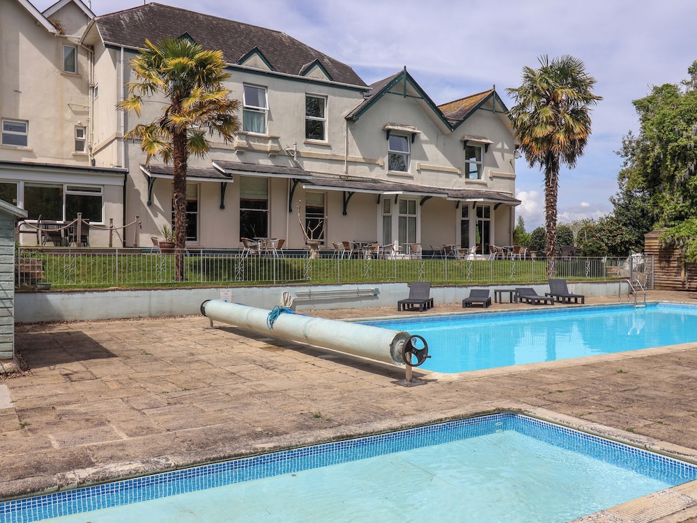 50 Fernhill Heights