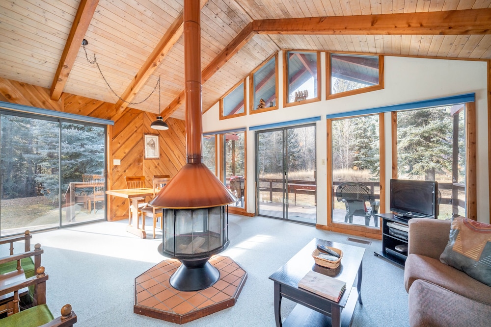 Bear Paw Lodge