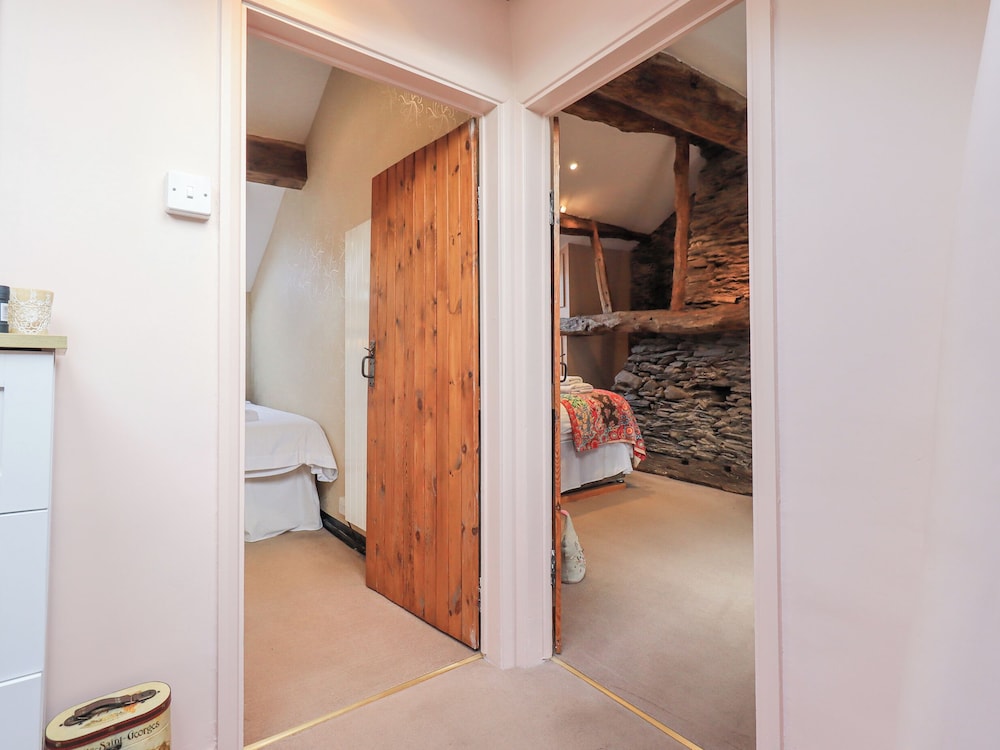 Jacky Garth Cottage