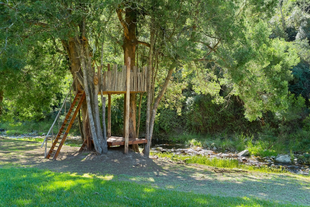 Amazing Riverside Retreat With Hot Tub & Ecopool