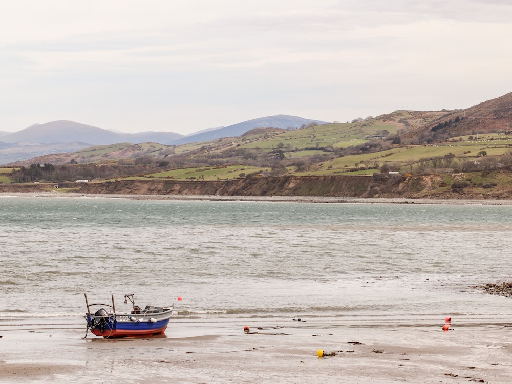 Mor a Mynydd