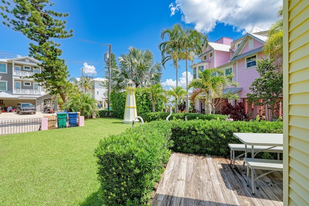 AMI Lighthouse Cottage-one Minute Walk To The Beach-keyless Locks