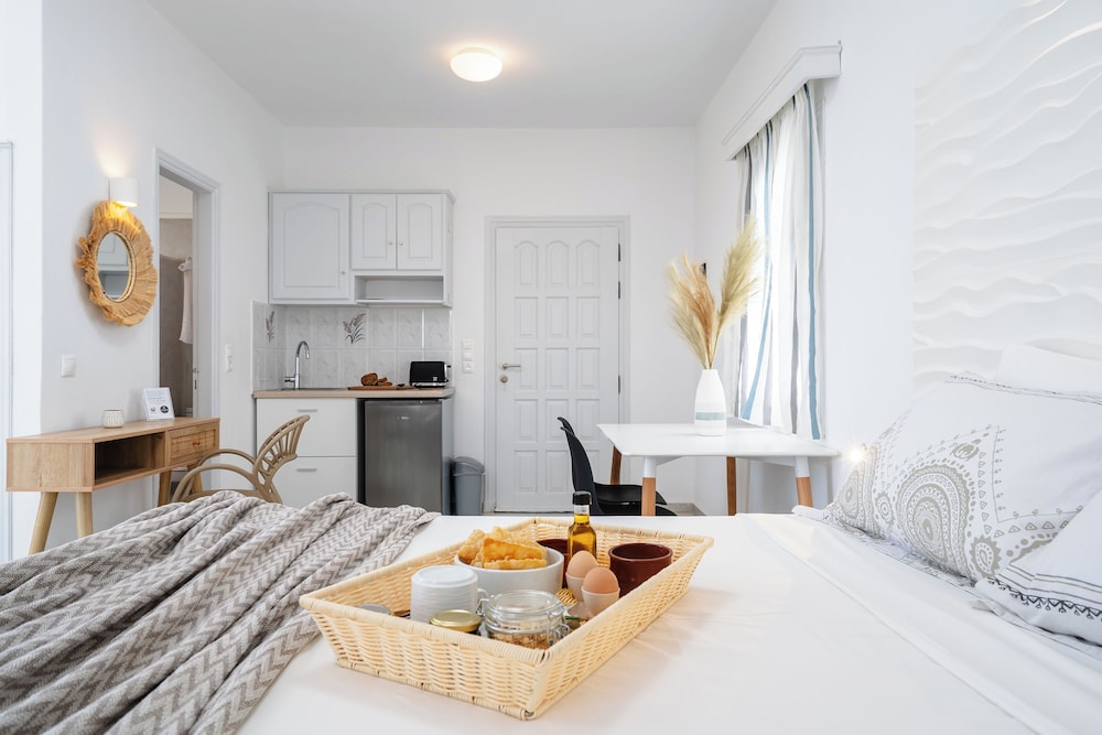 Diamantis studios apartments