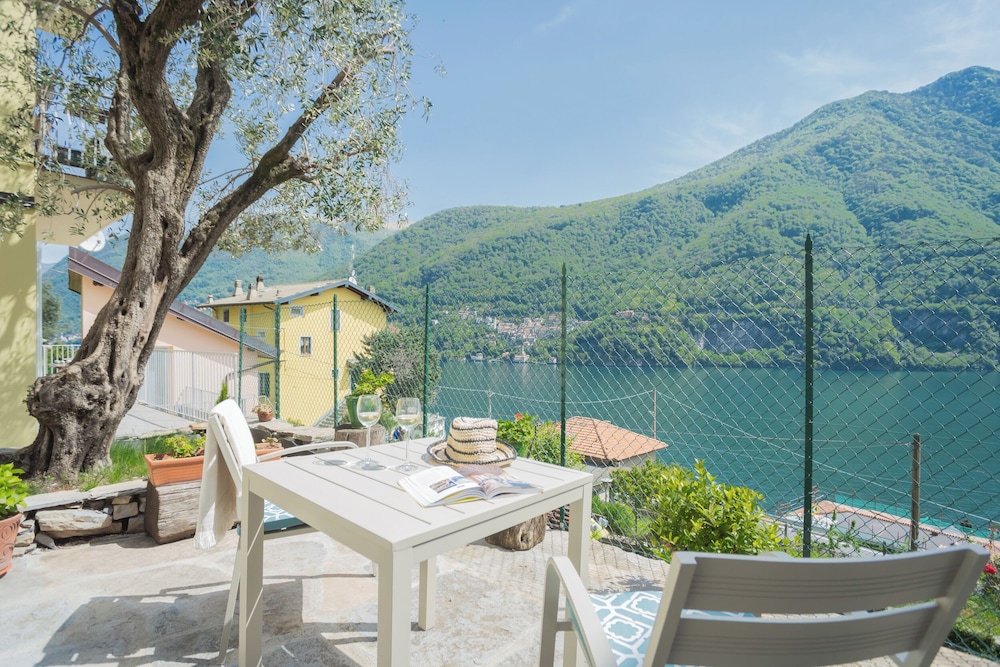 La Quiete With Private Garden by Rent all Como