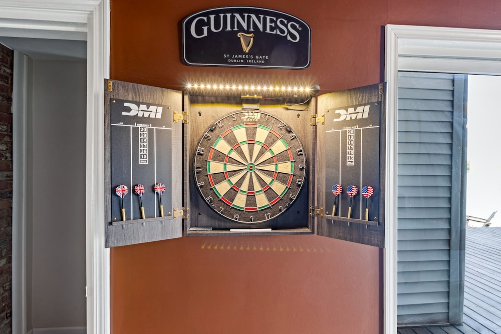 Renovated River Home Hot Tub Sauna Game Room