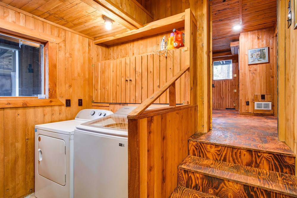 Klamath Falls Cabin w/ Private Sauna & Fire Pit! view 5