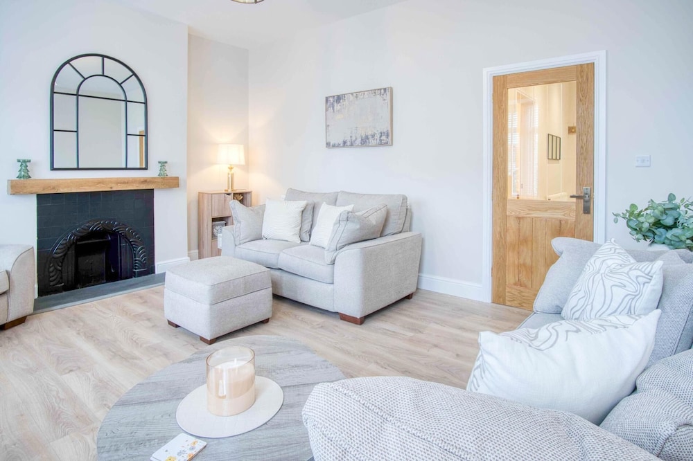 Seascape Retreat - 3 Bedroom Flat - Porthcawl