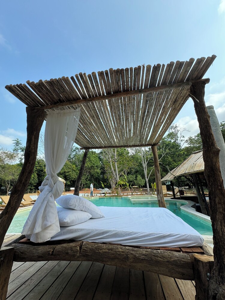 Akasha suites