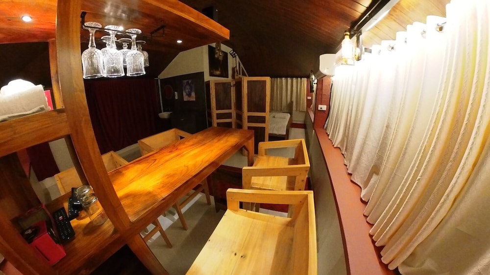 Makam Holiday Home