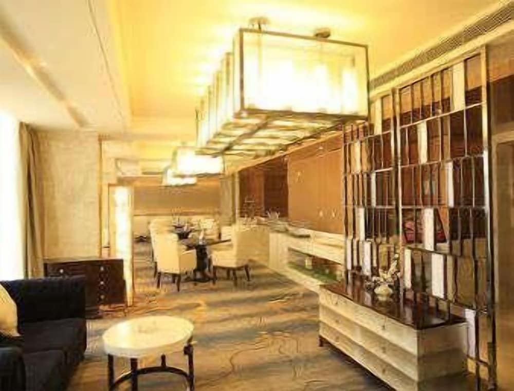 Ramada Yiyang Taojiang