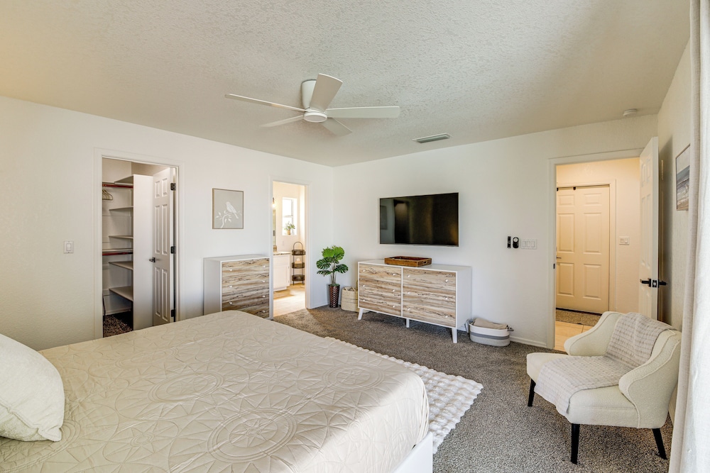 NEW Listing! Havasu Sunscape & Getaway w/ Views!
