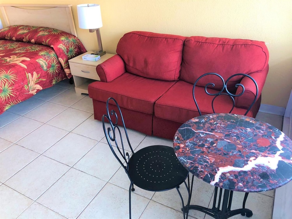 Isle of Capri Motel