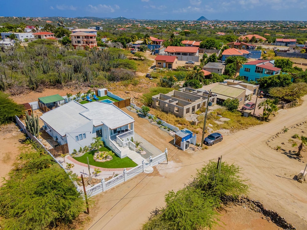 2BR Countryside Home w Sea Views Private Pool