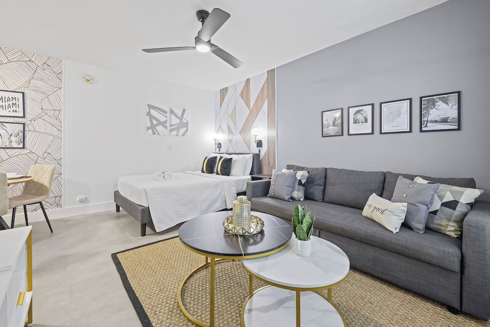 Harding Avenue Apartments by Andes STR