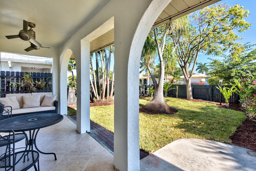 Milano Vacation Rental: Newly Renovated 3-BR Home with Private Pool, Hot Tub, and Pet-Friendly Front Yard. Minutes from Vanderbilt Beach