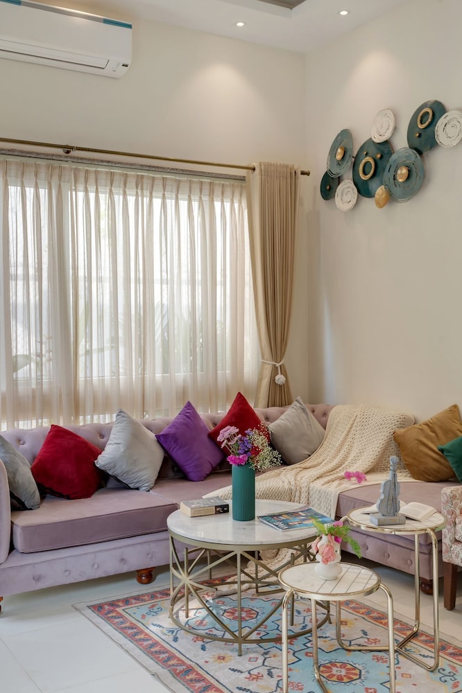 AquaVista Assagao Residency