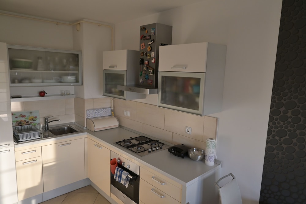 Lola Suite, One Bedroom Place With Free Parking