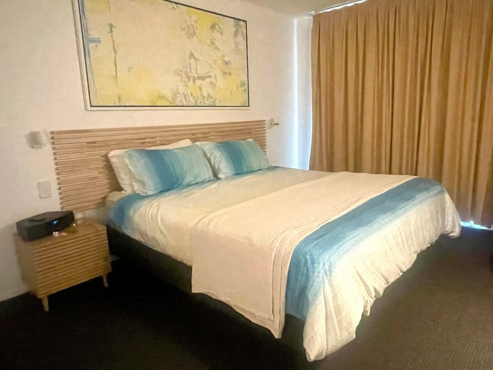 The Top Deck Retreat Ballina