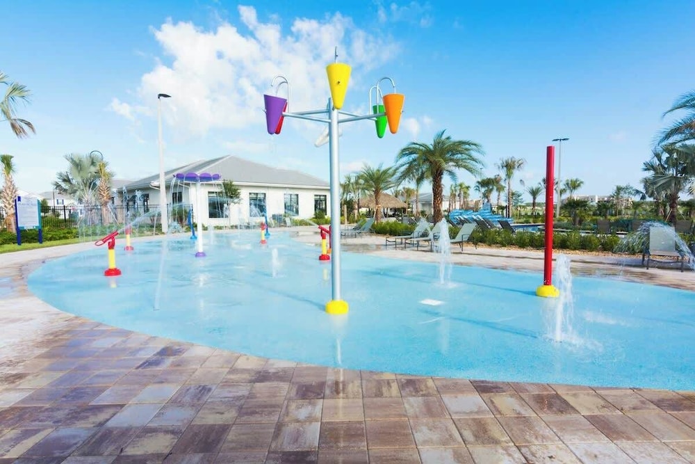 Themed 7bedroom and Pool 18 Guests