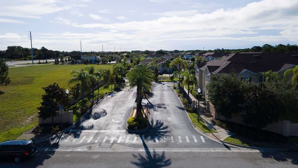 4BR Family Townhouse Steps to Disney